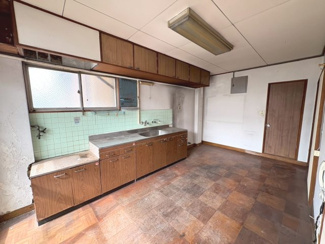 【居間・リビング】 | 南区上鳥羽南島田町　事務所付き住宅