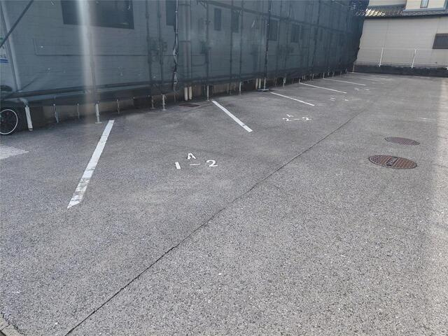 山惣西栄町コーポAの駐車場
