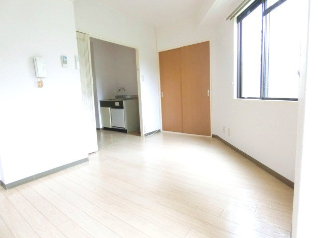 サンプラザ京橋の洋室|(参考)同マンション他部屋の写真
