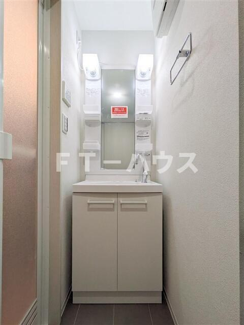 Alivis船橋Eastの洗面所
