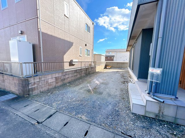 壬生町大師町　中古住宅の駐車場