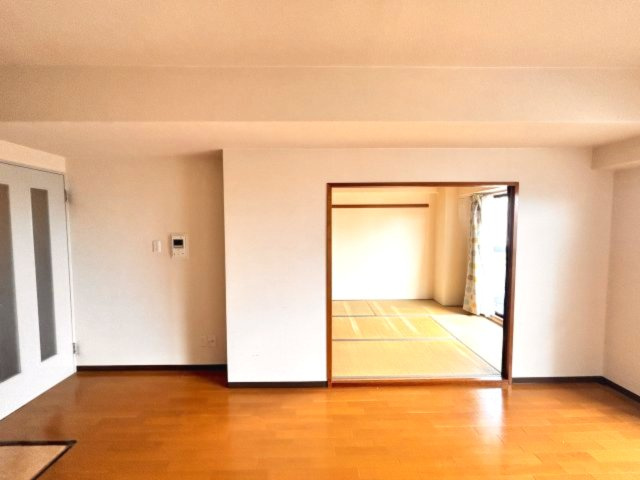 アルカンシェル岡本の居間・リビング