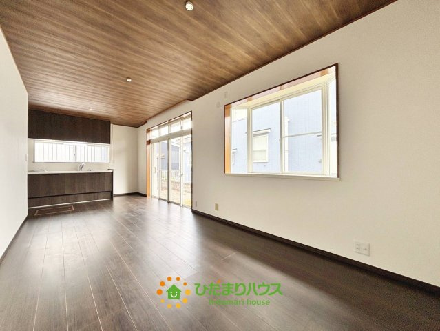 古河市大山１期　中古一戸建ての居間・リビング