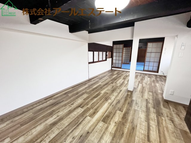 姫路市飾東町豊国　中古戸建の洋室