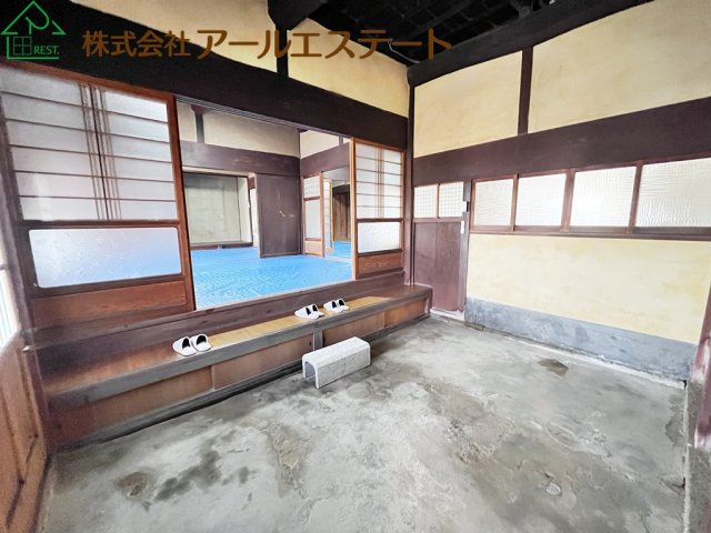 姫路市飾東町豊国　中古戸建の玄関