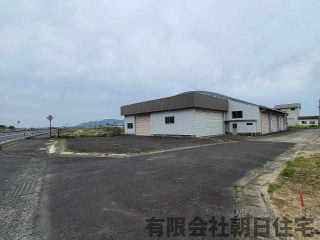 【駐車場】 | 出雲市斐川町学頭 倉庫 5,500万円 | 車は複数台停まります