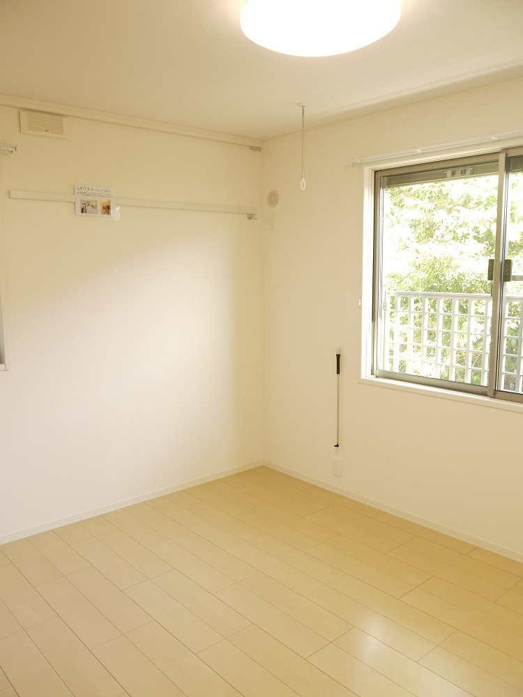 マロンの寝室|開放的な寝室です
