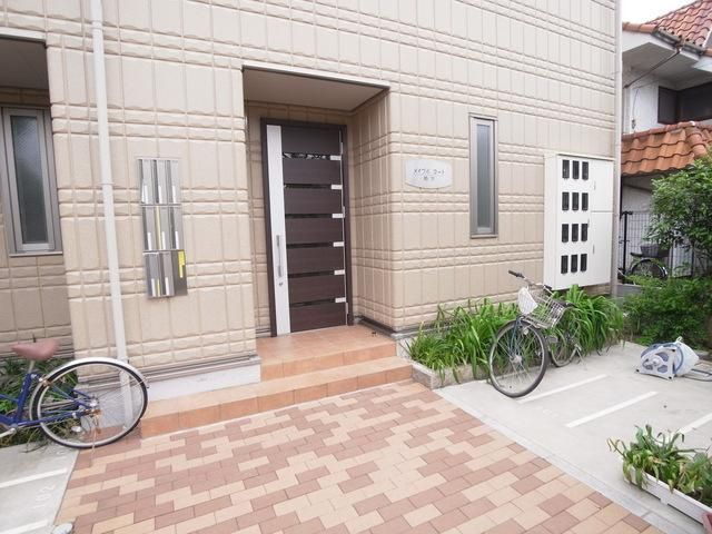 メイプル　コート　駒沢のエントランス|※全て別号室（１K）のお写真です。内装等参考にしてください。