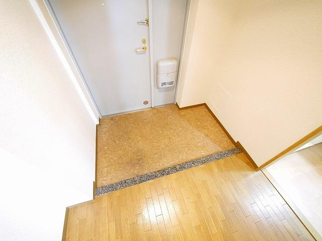 プライムガーデンの玄関|明るい玄関です