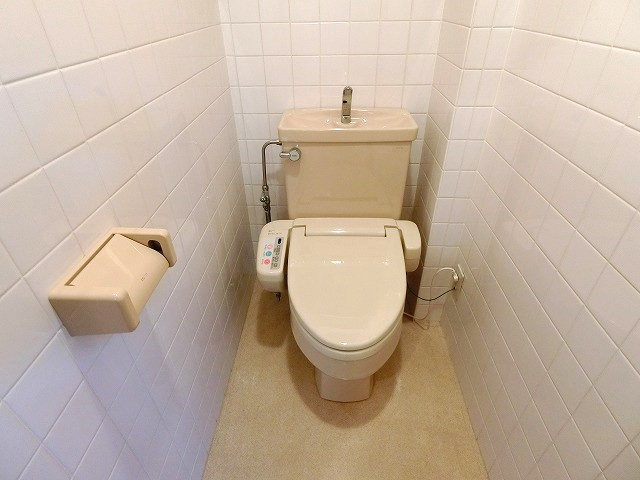 エクセレント上水のトイレ|写真は同建物の別部屋を参考に掲載しております。