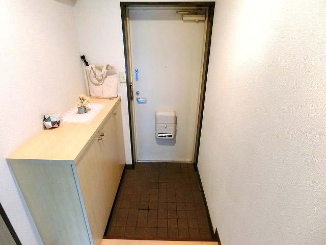 エクセレント上水の玄関|写真は同建物の別部屋を参考に掲載しております。