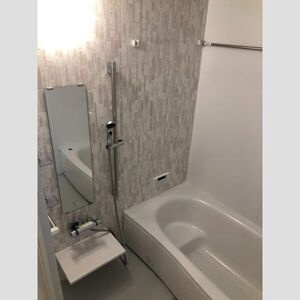 春日井市稲口町４丁目のアパートの浴室
