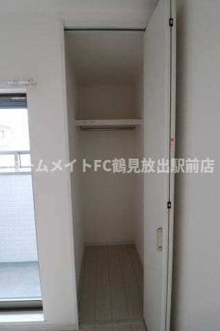 東大阪市稲田上町１丁目のアパートの収納
