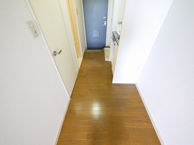エスポワール（西旭ケ丘）の内装|明るい室内です