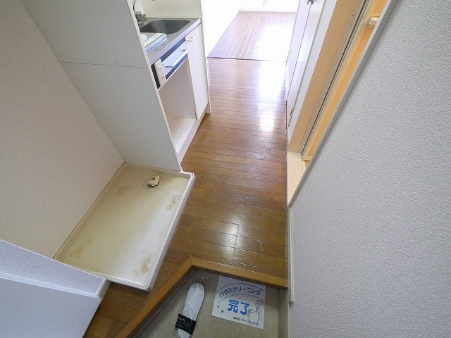 エスポワール（西旭ケ丘）の玄関|収納もある玄関です