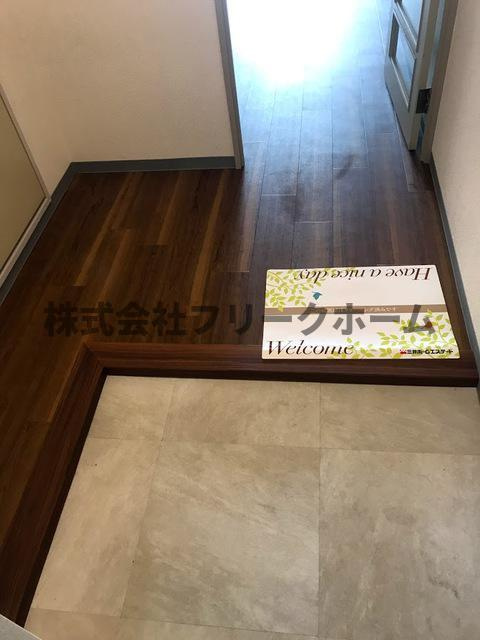 小金井市梶野町４丁目の賃貸マンションの玄関