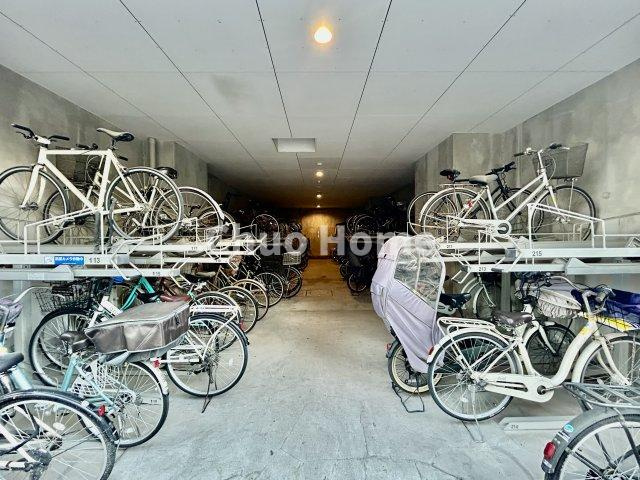 レーベンリグアーレ東京ラ・トーレの駐輪場|【自転車置き場】最新の空き状況や費用などの詳細は担当スタッフまでお問い合わせください。
