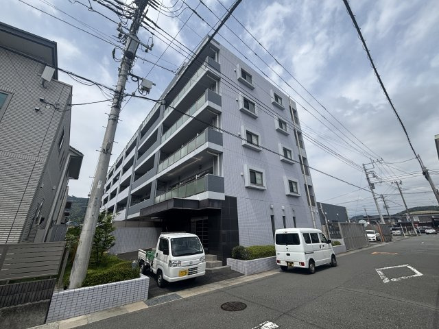 エンブルエバー富士松岡の外観