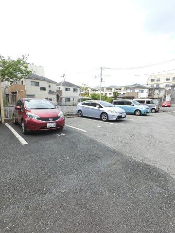 ヴェルドミールの駐車場