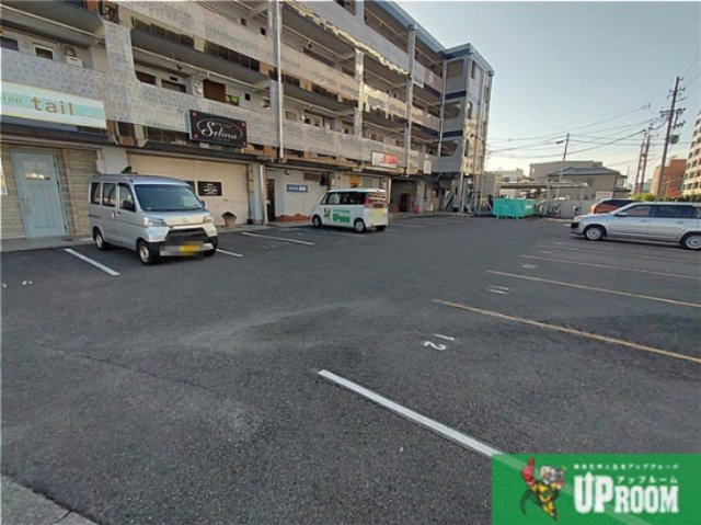 第一秋善ビルの駐車場