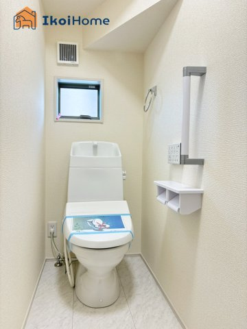 明石市大久保町西脇　全1棟　新築戸建のトイレ|【ホームページに現地動画掲載中】●年中無休：当日予約可●各階は節水タイプのウォッシュレット付お手洗い
