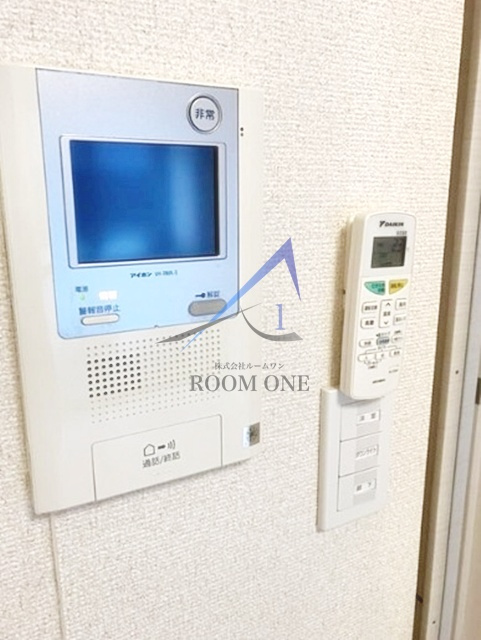 スカイコート大森壱番館のセキュリティ|モニター付きインターホンです。