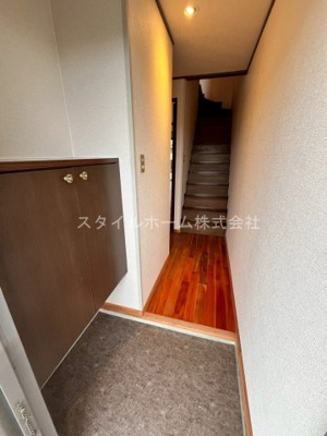 【玄関】 | ユトリロ岩田A