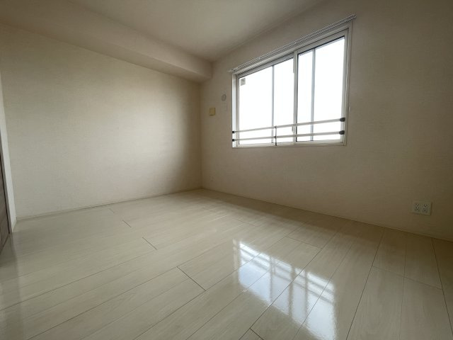 WARABIの洋室