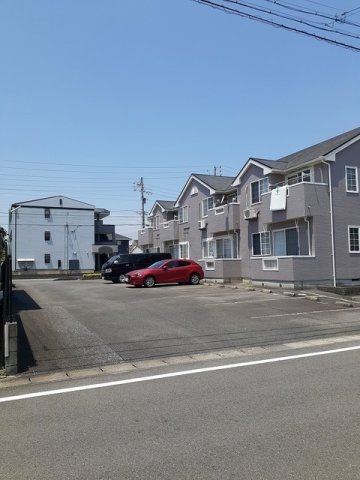 プリオ－ル　　刈谷市近郊の賃貸ならクラスホーム刈谷店の駐車場|車をお持ちの方に嬉しい駐車場付きの物件です