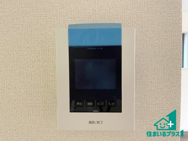 ■枚方市高田　第2期　新築一戸建ての防犯設備|カラーモニターインターホン！声だけでなく来訪者の姿や顔がモニターで確認できるので、小さなお子様がいらっしゃるご家庭でも安心できます！