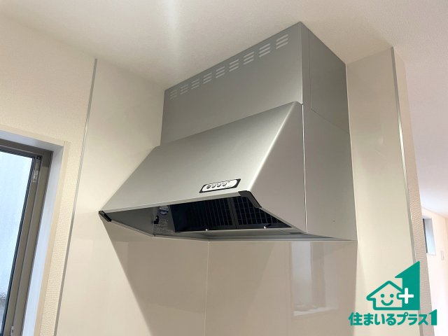 ■枚方市高田　第2期　新築一戸建ての設備|汚れにくいスロットフィルタでお手入れラクラク！ＬＥＤ照明付き！