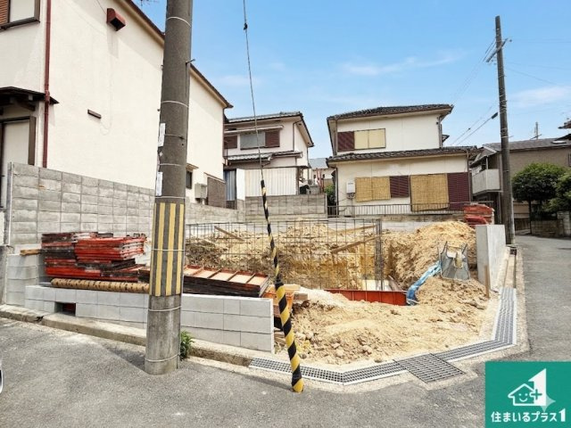 ■枚方市高田　第2期　新築一戸建ての前面道路含む現地写真|周辺は落ち着いた街並みの住宅地！子育てがしやすい住環境です！まだ未完成ですが、現地でしかわからない事もございます。是非一度ご覧ください。