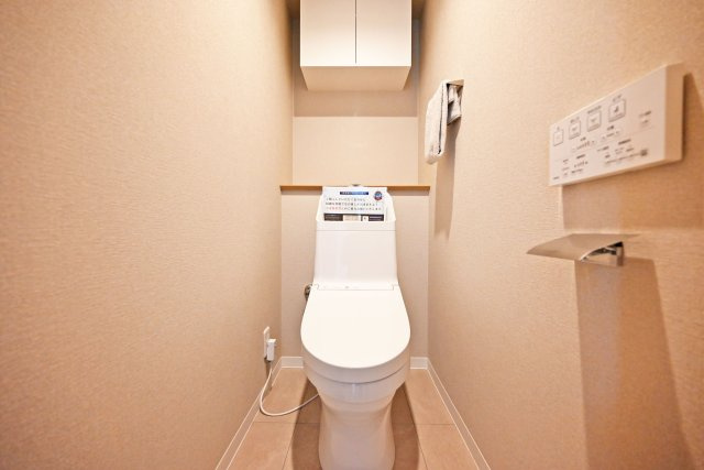 グランドハイツ甲陽園のトイレ|温水洗浄便座付きで快適にご利用いただけます。