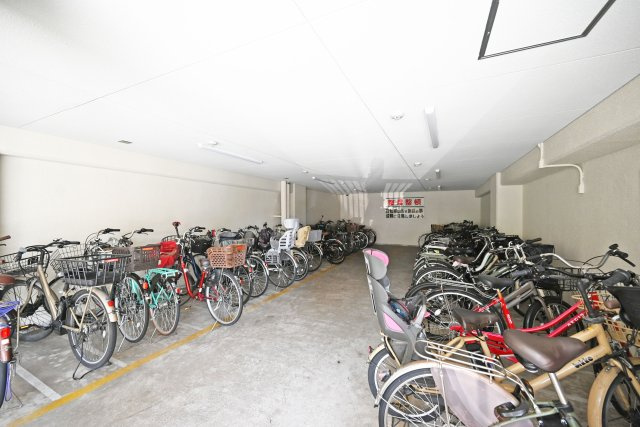 グランドハイツ甲陽園の駐輪場