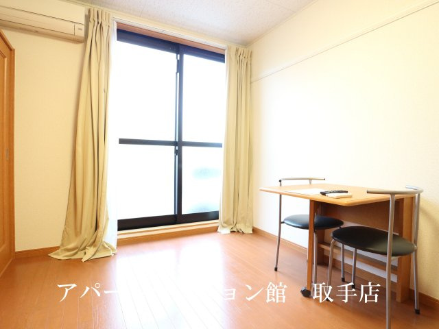 レオパレス加納院吉田の洋室
