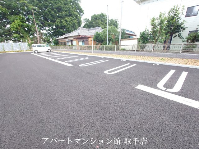 ベル・コリーヌＢの駐車場
