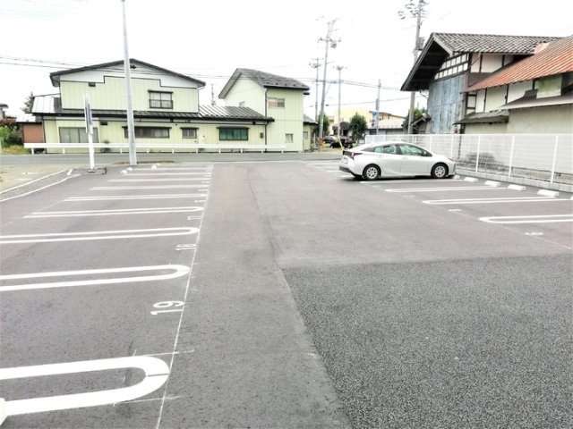 バッソン花巻四日町の駐車場