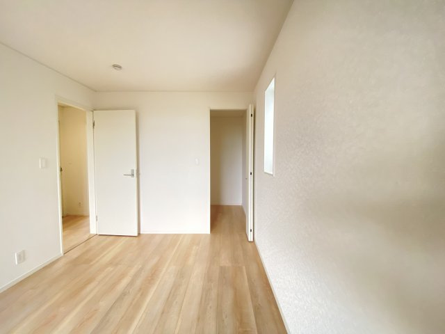 糸満市兼城　第4（全3棟）1号棟の洋室|※同仕様写真です