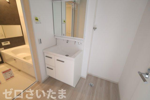 《仲介手数料無料》練馬区大泉学園町８丁目6-7新築一戸建てリガーレのランドリースペース