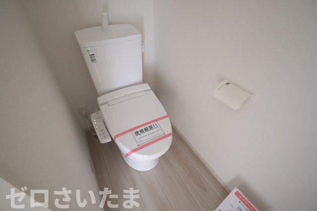 《仲介手数料無料》練馬区大泉学園町８丁目6-7新築一戸建てリガーレのトイレ|1階
