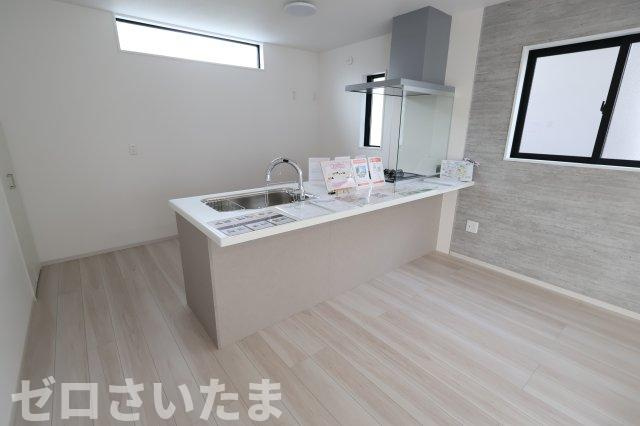 《仲介手数料無料》練馬区大泉学園町８丁目6-7新築一戸建てリガーレのキッチン