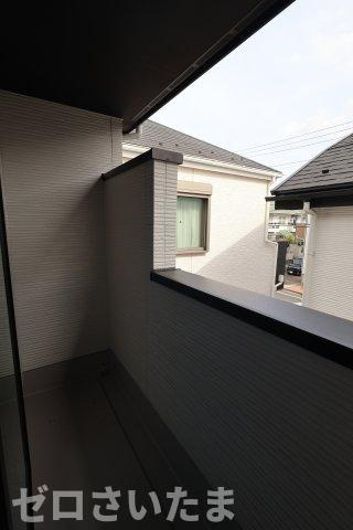 《仲介手数料無料》練馬区大泉学園町８丁目6-7新築一戸建てリガーレのバルコニー|屋根付き