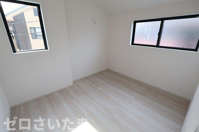《仲介手数料無料》練馬区大泉学園町８丁目6-7新築一戸建てリガーレの洋室|2階 5帖