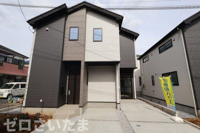 《仲介手数料無料》練馬区大泉学園町８丁目6-7新築一戸建てリガーレの外観|車種によりますが車は2台駐車できます。