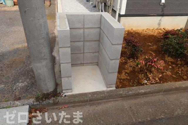 《仲介手数料無料》練馬区大泉学園町８丁目6-7新築一戸建てリガーレのその他|ゴミ置場が敷地の角にあります。