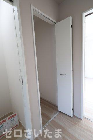 《仲介手数料無料》練馬区大泉学園町８丁目6-7新築一戸建てリガーレの玄関
