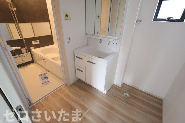 《仲介手数料無料》練馬区大泉学園町８丁目6-7新築一戸建てリガーレのランドリースペース