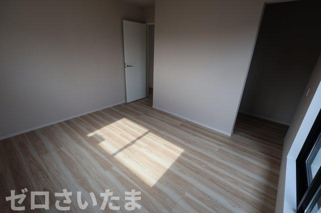 《仲介手数料無料》練馬区大泉学園町８丁目6-7新築一戸建てリガーレの洋室|2階 8.8帖