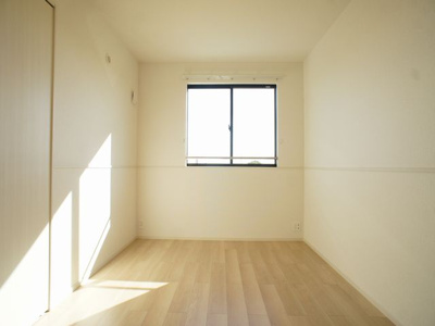 【寝室】 | ドミール大島Ⅵ | 清潔感のあるきれいな洋間です♪