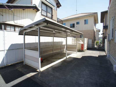 【その他共用部分】 | エレガンスＢ | 屋根付きの駐輪場があります♪
